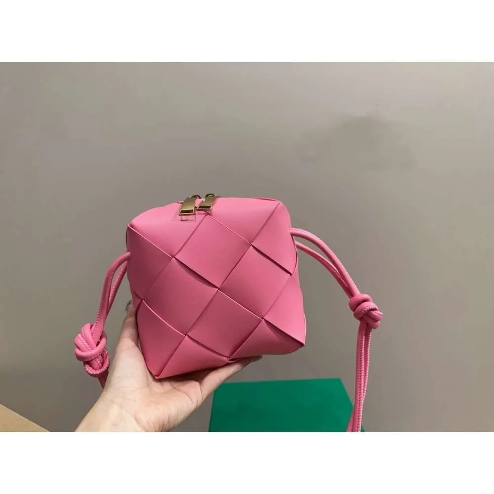 ultima borsa a tracolla, scatola a tracolla, cuscino in tessuto, design versatile, pelle da donna di alta qualità, piccola borsa quadrata alla moda di fascia alta