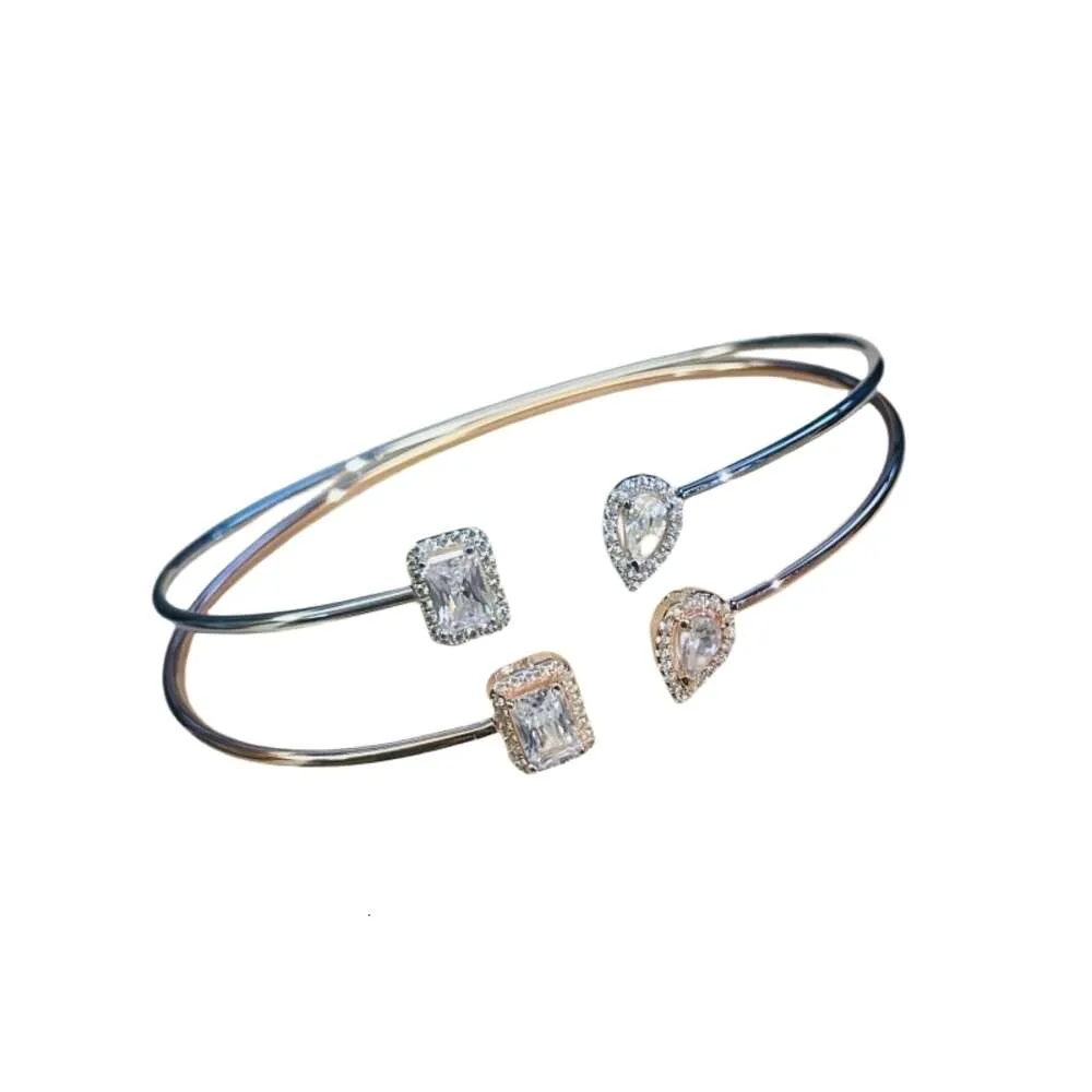 Браслет Messis Designer Роскошный модный женский браслет из стерлингового серебра S925 с квадратным бриллиантом и каплей воды Асимметричный открытый браслет с бриллиантами Простая и универсальная мода