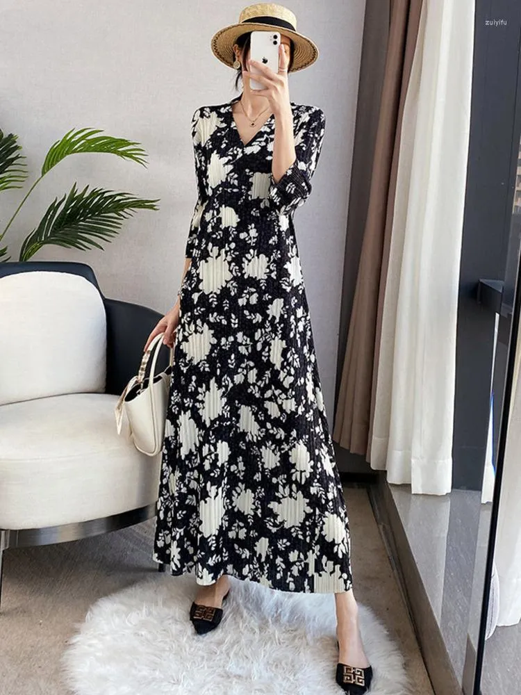 Casual Dresses Pleated Flower Print Dress Women Banquet V Neck Maxi High Waist Loose Elegant Evening 2023 Autumn