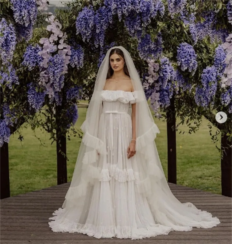 Vintage Bohemian Off The Shoulder A-Line Wedding Dress with Bateau