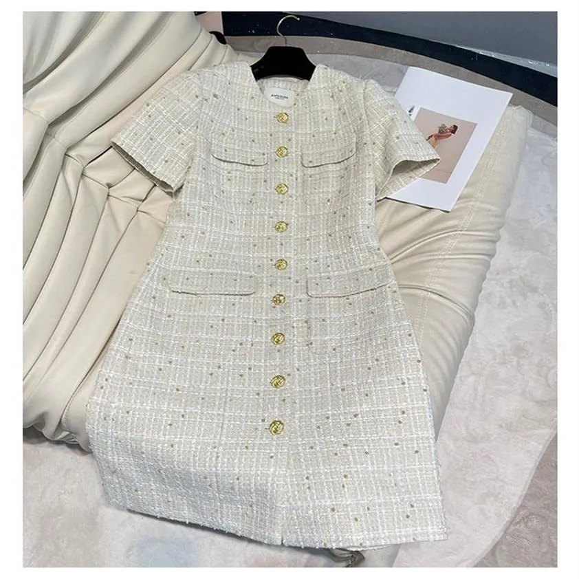 2023 Autumn Beige Tweed Single-Breasted Dress Short Sleeve Round Neck Double Pockets Elegant Casual Dresses 3A2733362330