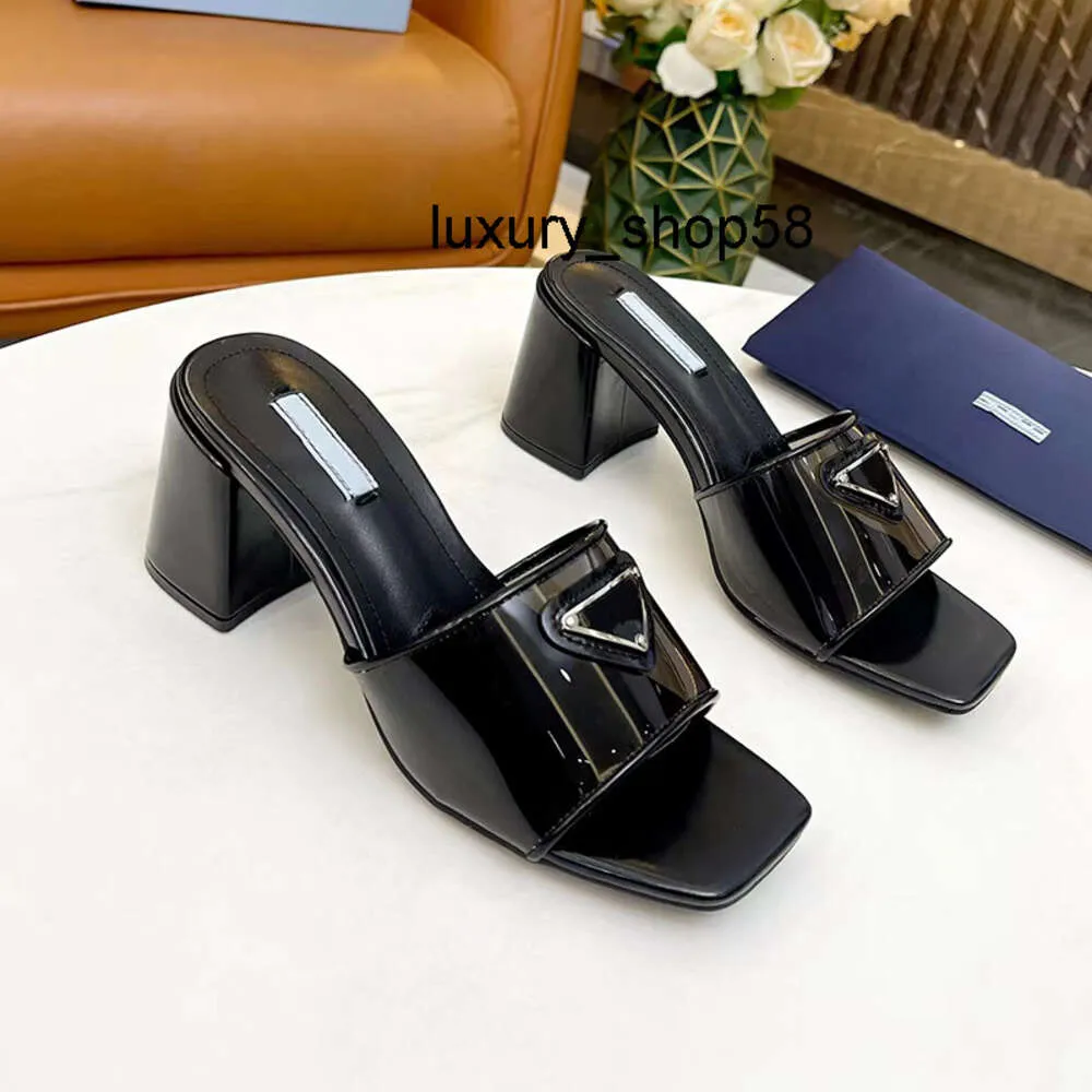 casual shoes Maison intérieure diapositives pantoufles appartements sandales dames tongs pour femmes de luxe concepteur plage pantoufle cheville talons hauts grande taille 10 femme chaussures