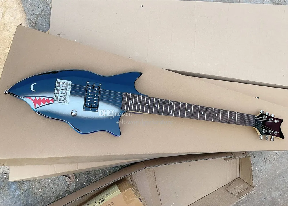 La chitarra elettrica per bambini modello Shark con tastiera in palissandro, pickup Humbucker, può essere personalizzata come richiesta