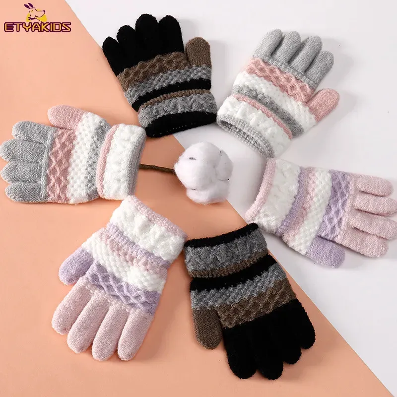 Mitaines pour enfants 1 paires d'hiver gants de bébé chauds mignon rayé doigt fendu maternelle garçons filles enfants tricotés pour 3 8 ans 231007