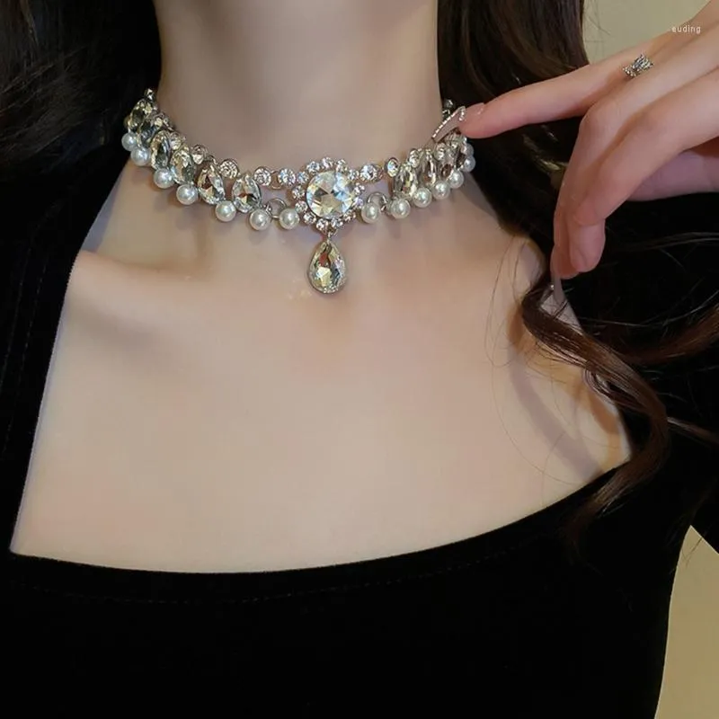 Expensive choker shop