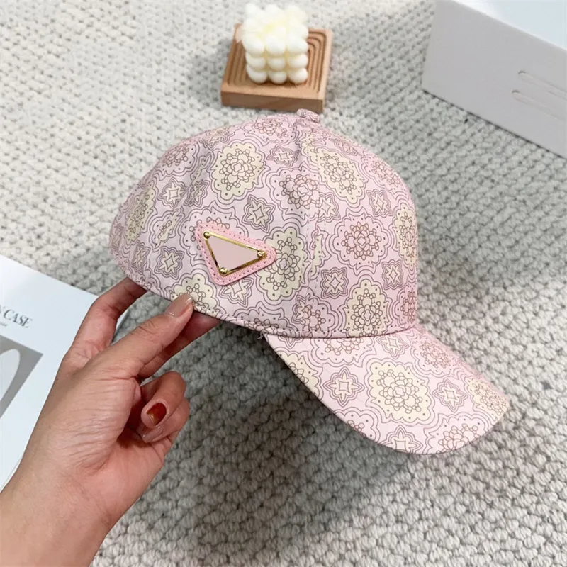 Chapeau de godet de designer Mode Impressions colorées Casquettes de baseball Marque de luxe Tendance Triangle Lettres Chapeaux de pêcheur pour hommes Femmes Vacances décontractées