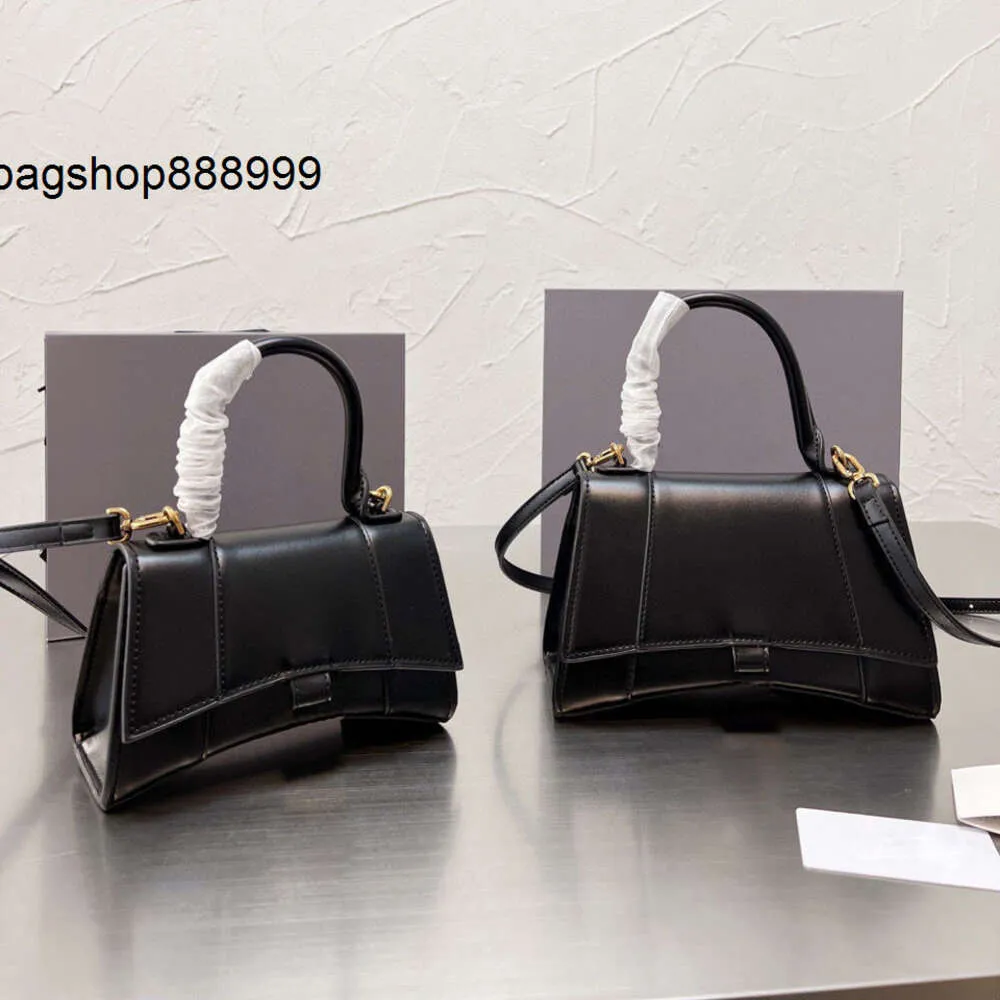 fashion 5A designer bag Evening Bags 2022 Fashion Women Handbag Luxury Designer Bags White Black Leather Embroidery Multicolor Single Shoulder Large Capacity Buck