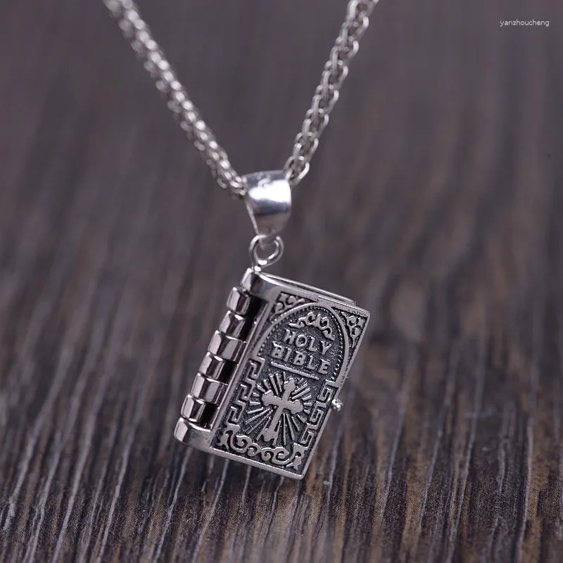 Hängen Köpare 925 Sterling Silver Bibelns Cross Pendant Chain utsökt snidad biblisk bokhalsband Kvinnor Män Christian Jewelry