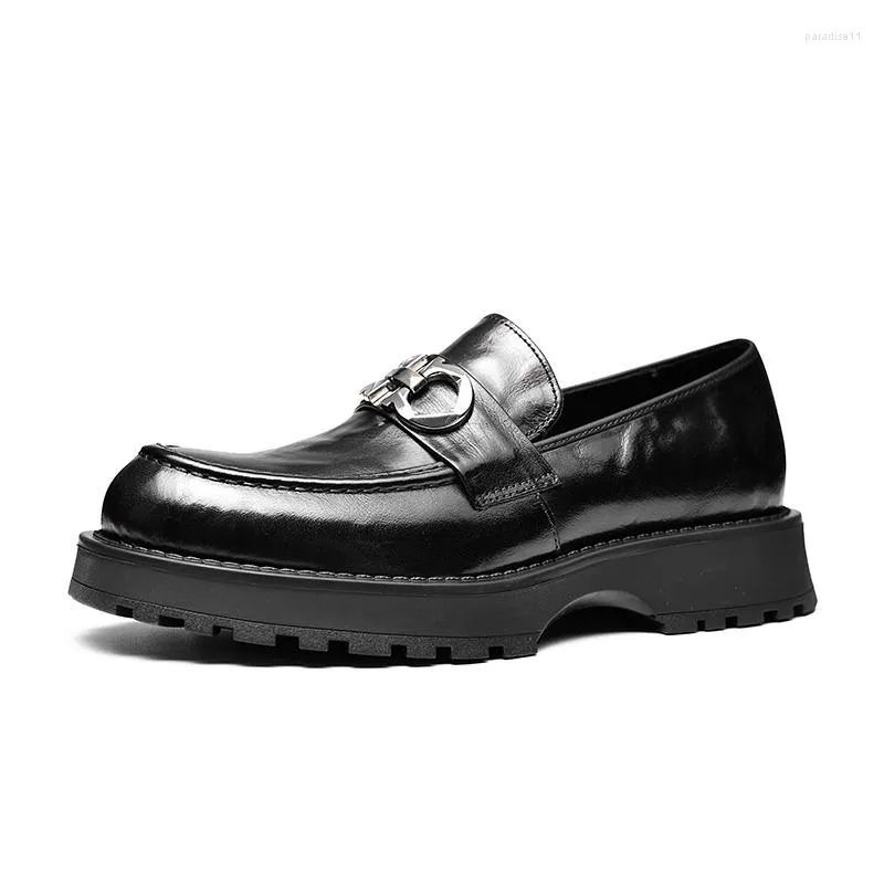 Scarpe eleganti 5 cm Comode suola morbida Semplice ed elegante Il primo strato di mocassini in pelle di mucca in pelle di pecora Casual da uomo Wor