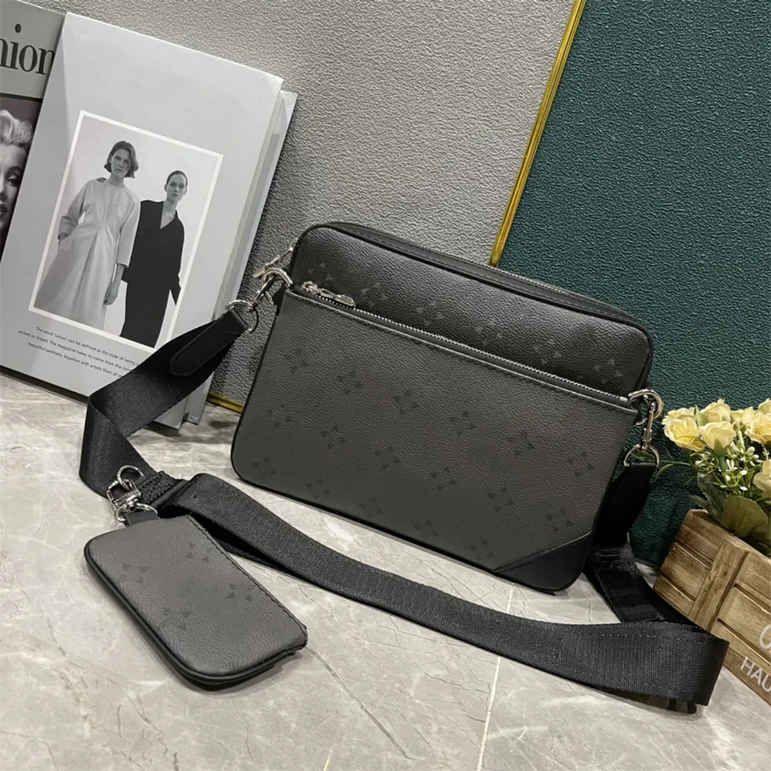 24SS مصمم الأزياء حقيبة Men Men Trio Messenger Bag Bag عالية الجودة Crossbody Bags Women Classic Luxury Tote Bags Wallet Presected Counter Counter Counter Counter