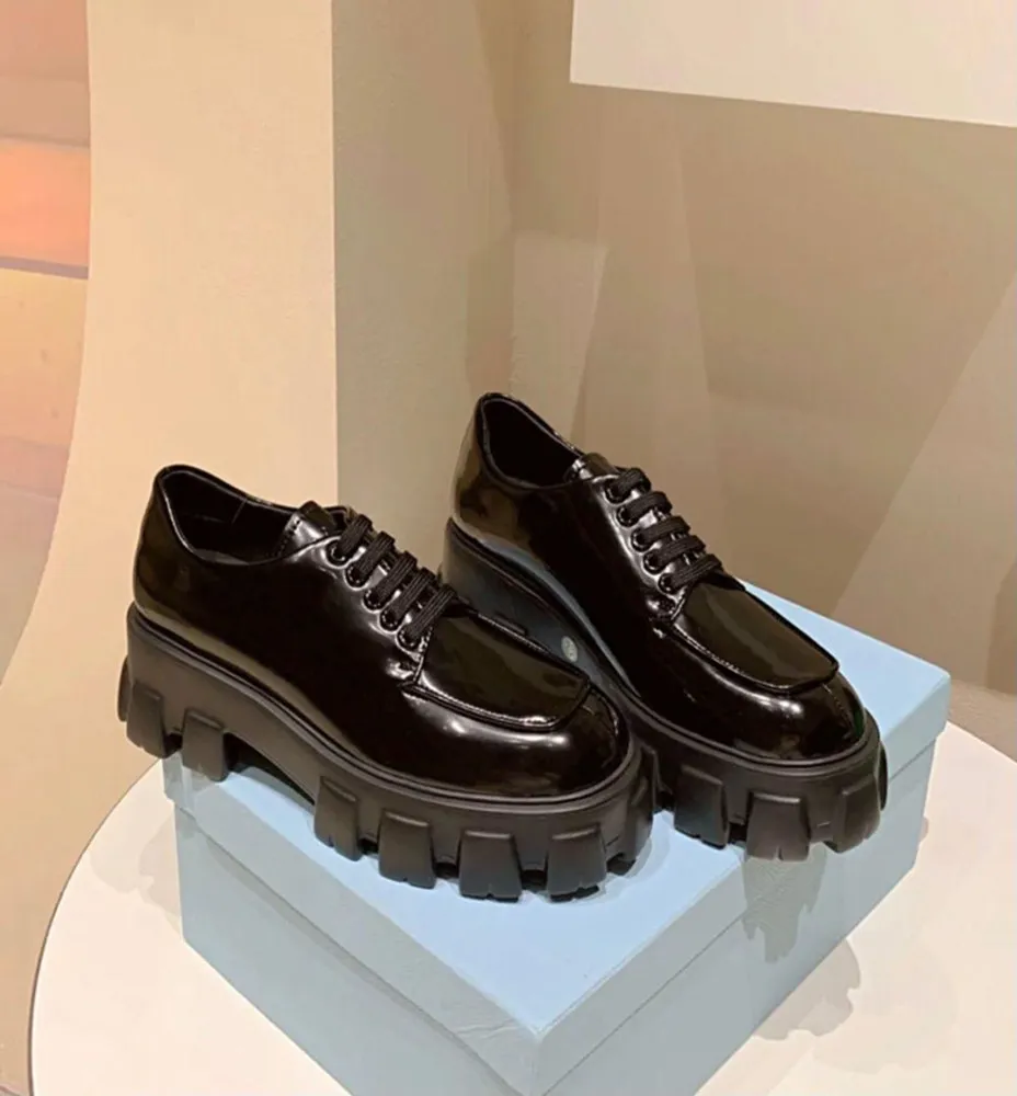 Vintermonolith loafers skor kvinnors mockasin svart vit läder casual lady flickor plattform klackar sneakers grossist skor komfort promenad35-40