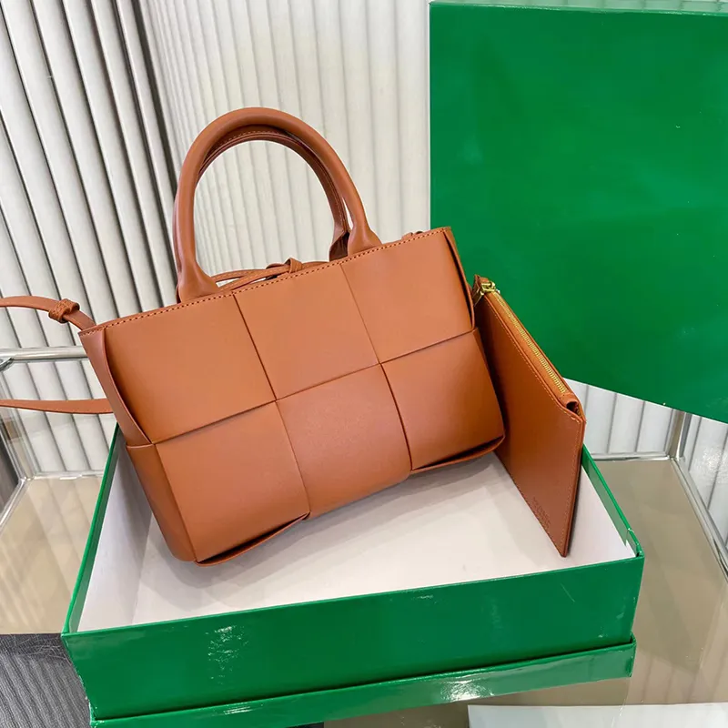 Stylish 2023 Solid Color Woven Leather Woven Shoulder Bag For Women