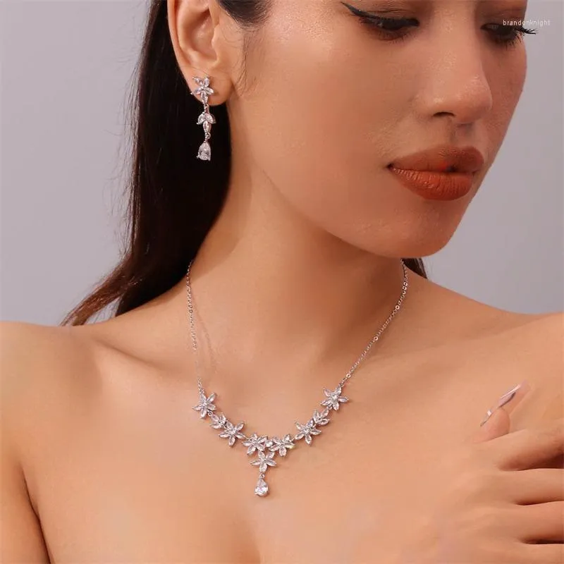 Halskette Ohrringe Set süße CZ Steine Blumen Anhänger Hochzeit Verlobungen Party Brautjungfer Zubehör Bijoux Femme