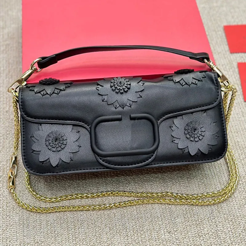 Plain clutch bags to decorate new arrivals