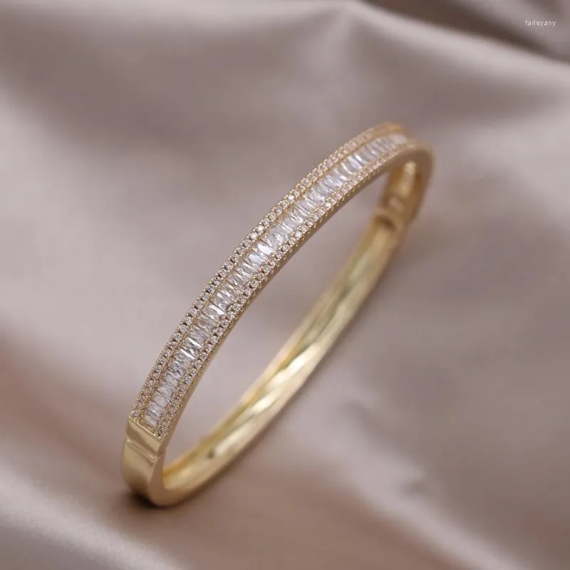 Bangle 2023 South Korea Design Fashion Jewelry 14K Gold Plated Luxury Full Zircon Closed Bracelet Elegant Women's Party Accessories