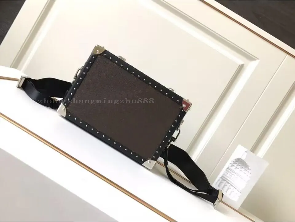 Designer axelväska kvinna ryggsäckar handväska kosmetisk fall låda koppling mode kvinnor messenger handväska crossbody pochette petite malle box väska plånbok