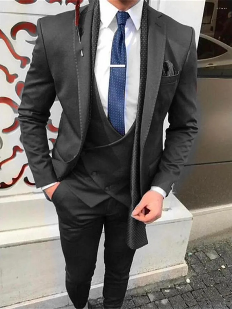 Abiti da uomo Belli Groomsmen Notch Risvolto Smoking dello sposo Abito da sposa Uomo Blazer Prom Cena (Giacca Pantaloni Cravatta Gilet) A620