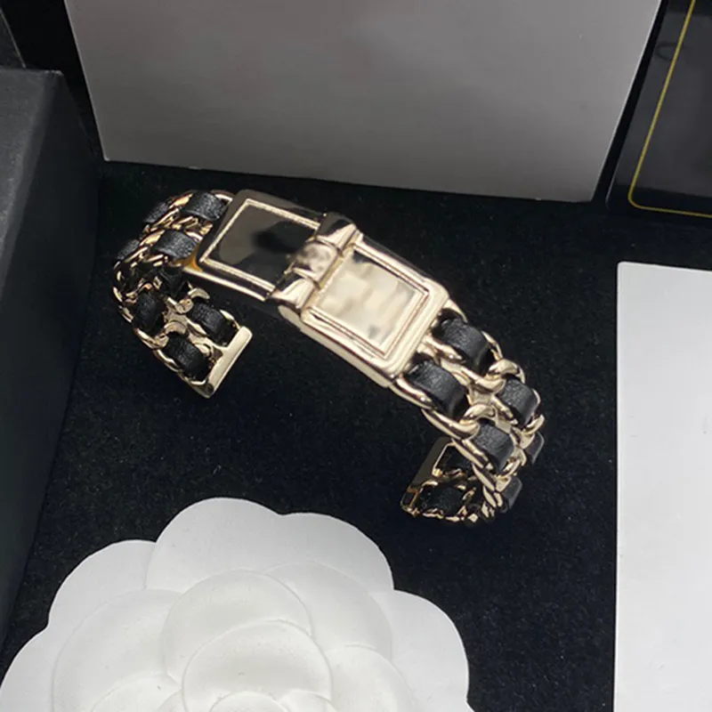Fashion Luxury Women Jewelry Gold Bracelet Classic Exquisite Versatile Leather Weaving Design Charm and Simplicity Designer Gorgeous Magnificent Lady Bracelet