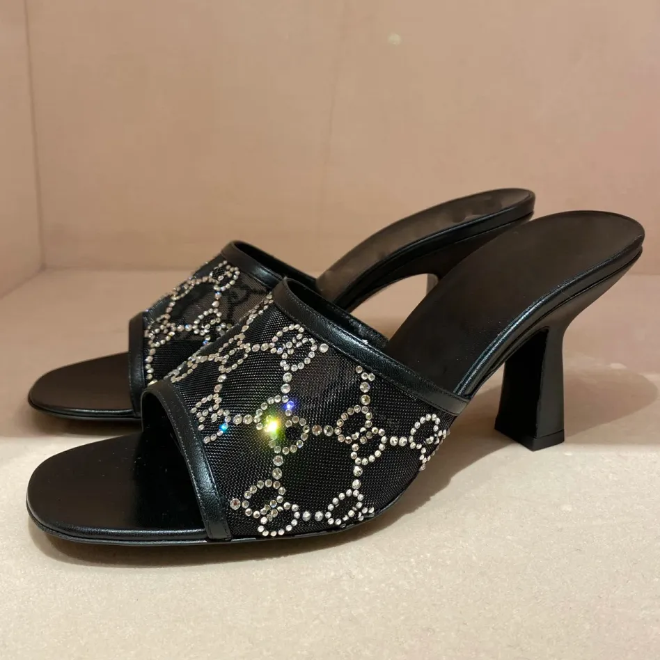 Med Box Women's Designer Gaze Rhinestone Sandals - rutig 7,5 cm klackade mode tofflor i högsta kvalitet