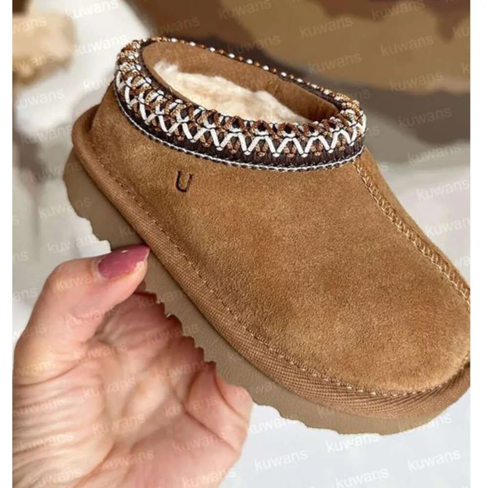 UG Tout-petits Tasman II Pantoufles Tazz Chaussures de bébé Enfants Diapositives en fourrure de châtaigne Peau de mouton Shearling Classique Ultra Mini Boot Mules d'hiver Slip-on Laine Little Big998