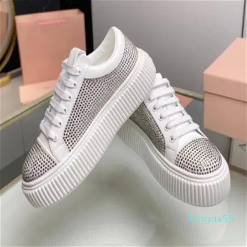 2023-Designer Formele Damesschoenen Ronde Top Platte Bodem Strass Glanzend Zilver Diamant Dames Bal Casual Kant Hardlopen