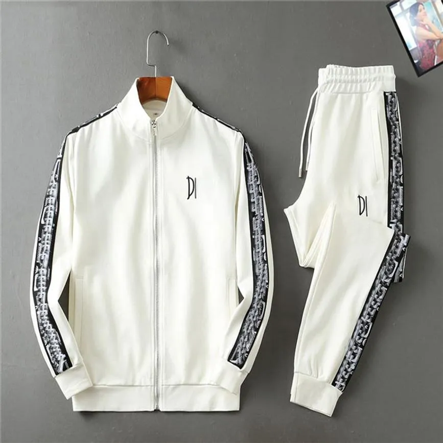 2021 Luxurys Designers Men's Womens Drees Fashion Tracksuits Kort ärmbyxor Runt krage -paljetter Embroidery Leisure SPO312Y