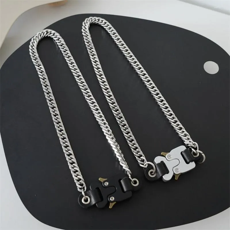 Kedjor Funktionell låsning Punk Chain Metal Buckle Necklace For Man and Woman High Street Titanium Steel Hip Hop Cuban Gothic