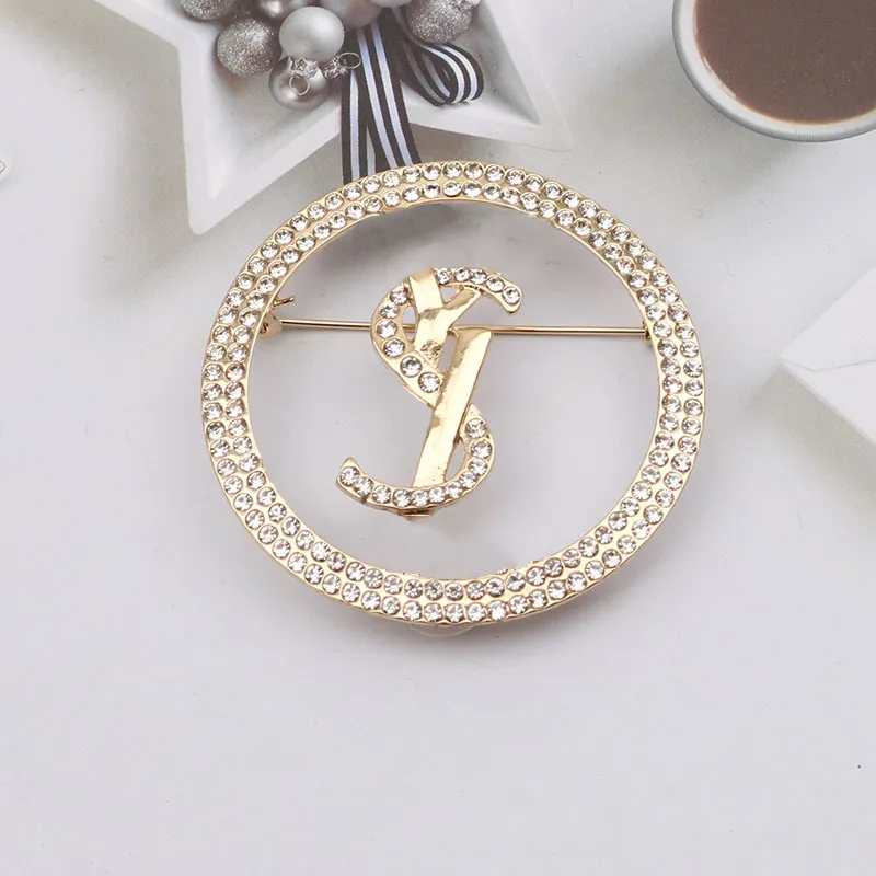 Luxury Women Men Designer Brand Letter Brooches 18K Gold Plated Inlay Crystal Rhinestone Jewelry Brooch Flower Pearl Pin Marry Christmas Party Gift Accessorie