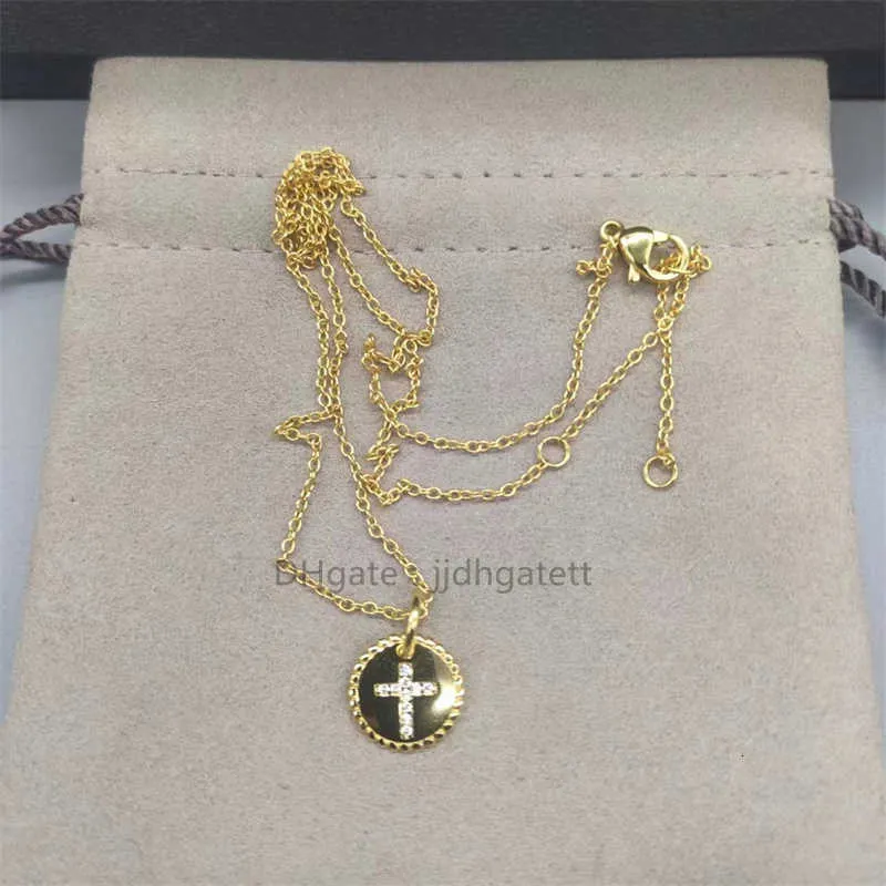 Jewlery gold round cross Necklaces Necklace Designer Women red Luxury diamond Pendant Iced Out Entwined Loops Design Personalized Jewelry Accessories