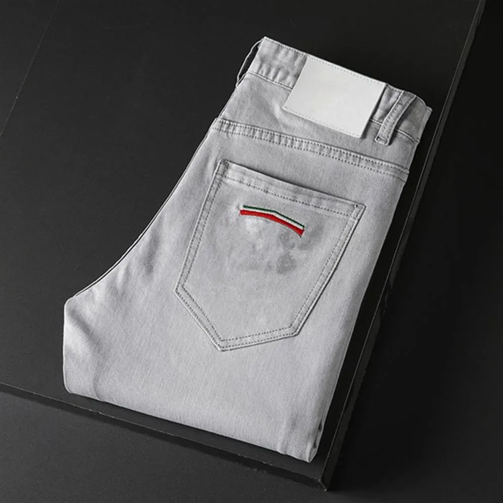 Jeans da uomo firmati stile estivo leggero logo lusso famosi uomini di marca lavati jeans skinny elasticizzati slim design casual Straight250r