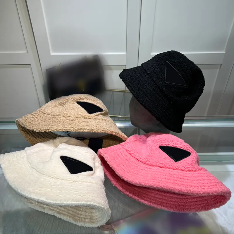 Designer Bucket Hats Mens Woman Winter Cotton Hat Luxury Fisher Sunhats Lovers Fedora Cap Märke F Cold Resistant Sticked Hat Berretto Beanie