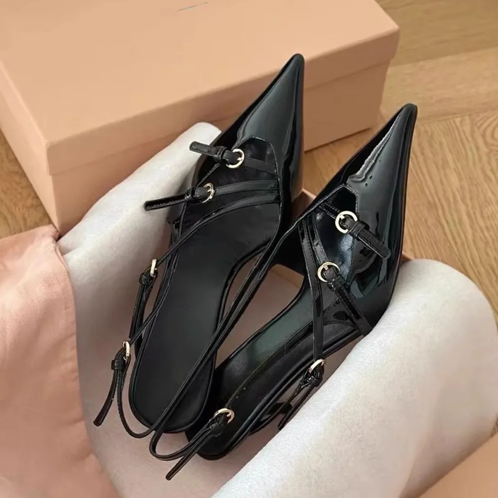 新しいスリングバックサンダル10cmコニカルヒールポンプヒール5.5 cm子猫革靴靴soleの豪華なデザイナードレスシューズパーティーウェディングイブニングシューズシューズ35-42箱付き