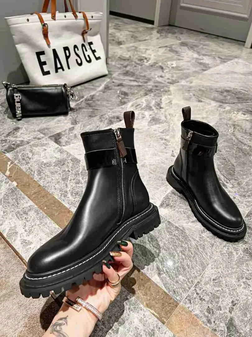 Designer Women`s Leather Boots Brand Leather Zip Short Bootss Classic Fall Winter Premium Shoes Flat Round Toe Boot Size 35-42