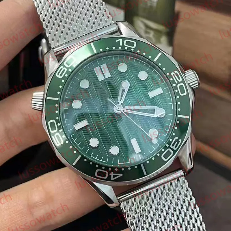 Montre de Luxe Automatische mechanische Sea Master Outdoor-Herrenuhr, schwarzes Zifferblatt mit Edelstahlarmband, drehbare Lünette, transparenter Gehäuseboden, Großhandel 44