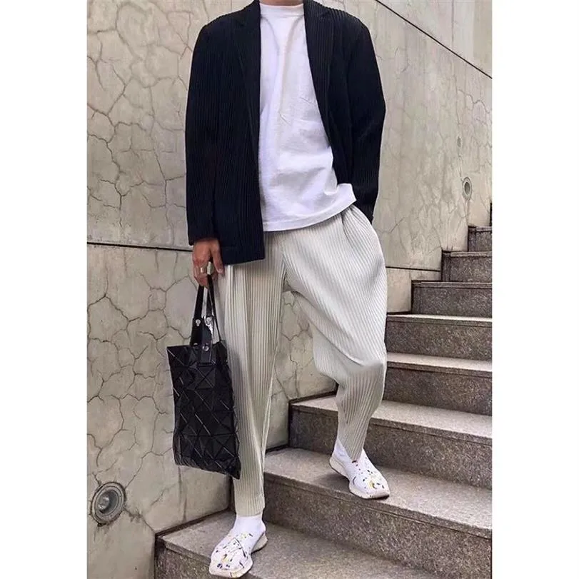 Miyake Pantaloni dritti casual da uomo a pieghe Miyake tendenza pantaloni larghi nove punti pista da corsa da uomo 2005266i