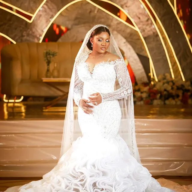 2023 Oct Arabic Aso Ebi Plus Size White Mermaid Luxurious Wedding Dress Beaded Crystals Lace Bridal Gowns Dresses ZJ404