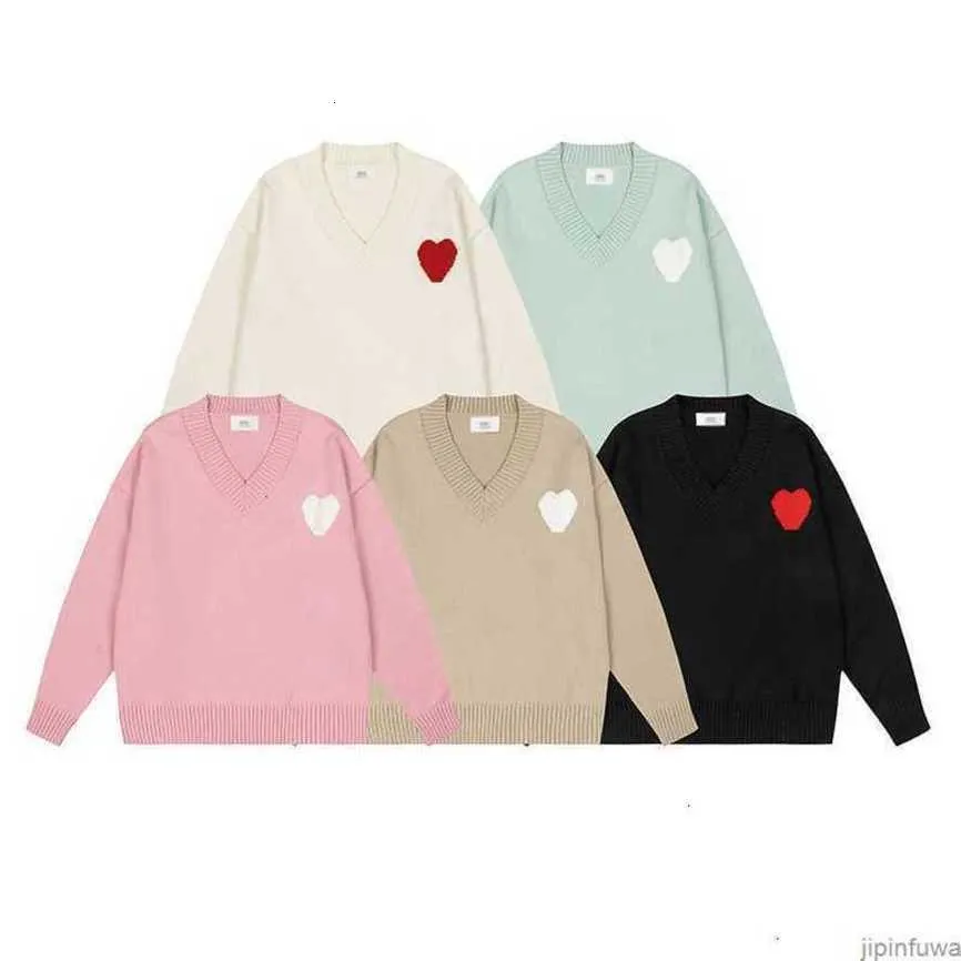 Designer Amisweater Francia Maglioni Moda Amishirts AM i Maglione ricamato con motivo a cuore Scollo a V sciolto in lana solida