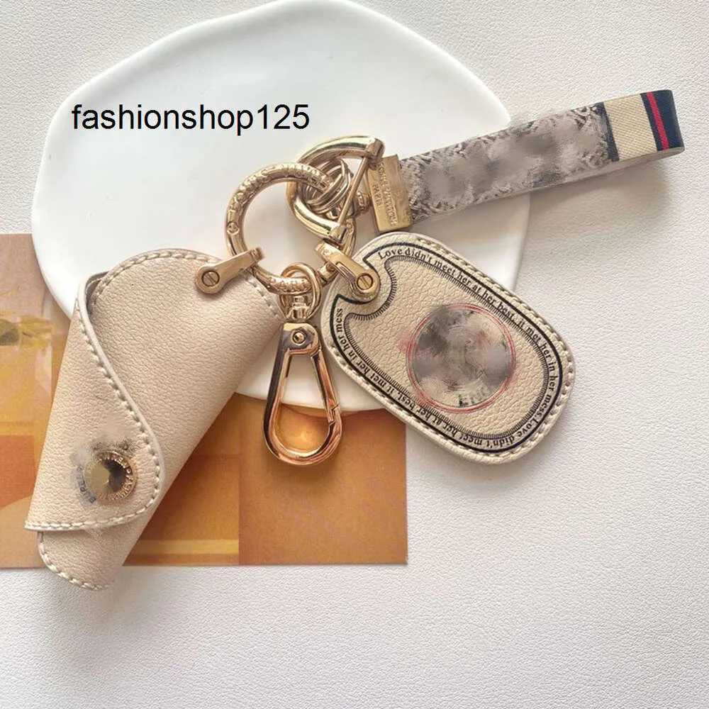 Schmuck-Schlüsselanhänger, Schlüsselbänder, Luxurys, hochwertiges Leder, Buchstabendruck-Schlüsselanhänger, Metall, handgefertigt, Unisex, Designer-Tasche, Auto-Schlüsselanhänger