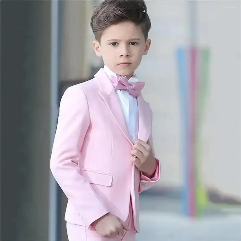 Erkekler Pembe Erkek Ceket Pantolon 2 PCS Setler Düğünler Resmi Giyim Çocuklar Balo Groom Doğum Günü Partisi Tasarlanmış Blazers Erkek Çocuklar İçin