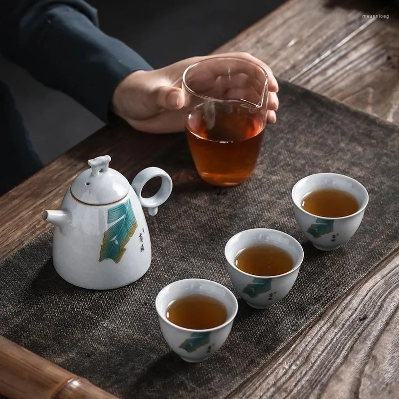 Teaware Sets Banana Leaf Hand-painted Pattern Travel Tea Set One Pot Three Cups Portable Teapot Cup Fair Ceramic