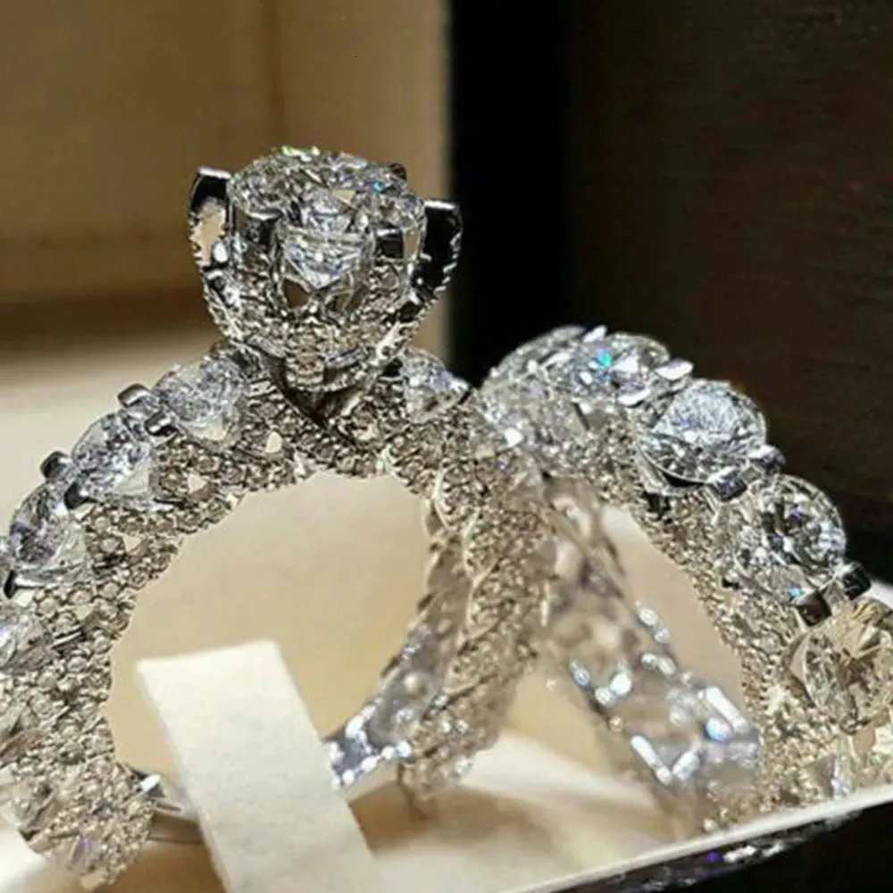 Solitaire Ring Trouwringen IPARAM Elegante Zirkoon Sieraden Zilver Kleur Verlovingsset voor Vrouwen 2019 Mode Kristal 231010