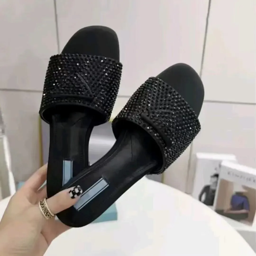 Projektant slajdów kobiet luksusowe zjeżdżalnia Sandały Sandały Diamentowy Flip Flip Flop Slipper Summer Ladies Beach Sexy Chunky Heels Klasyczne prad trójkąt sandałowy buty o niskim obcasie