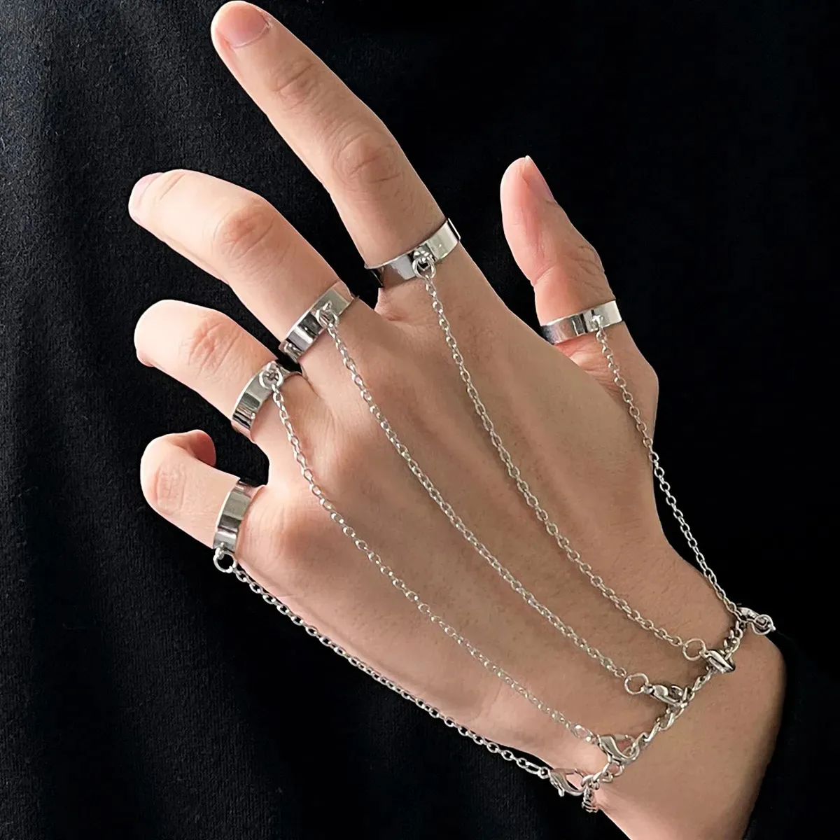 Pierścień Solitaire Punk Geometryczny srebrny łańcuch na nadgarstek Pierścień dla kobiet mężczyzn Charm Hip Hop Tassel Otwarty zestaw par para biżuterii mody 231009