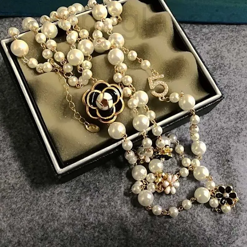 Collares colgantes Diseñador Mimiyagu Collar largo de perlas simuladas para mujeres No.5 Colgante de doble capa Collar largo Fiesta 220218 RBV5