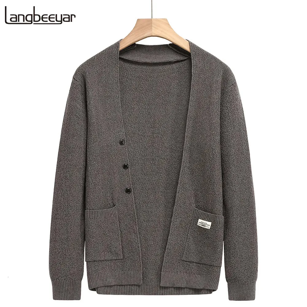 Maglioni da uomo 2023 Designer di fascia alta Autunno Inverno Moda di marca Maglia da uomo Cardigan con bottoni Carino Casual Uomo Cappotti Giacca Abbigliamento 231010