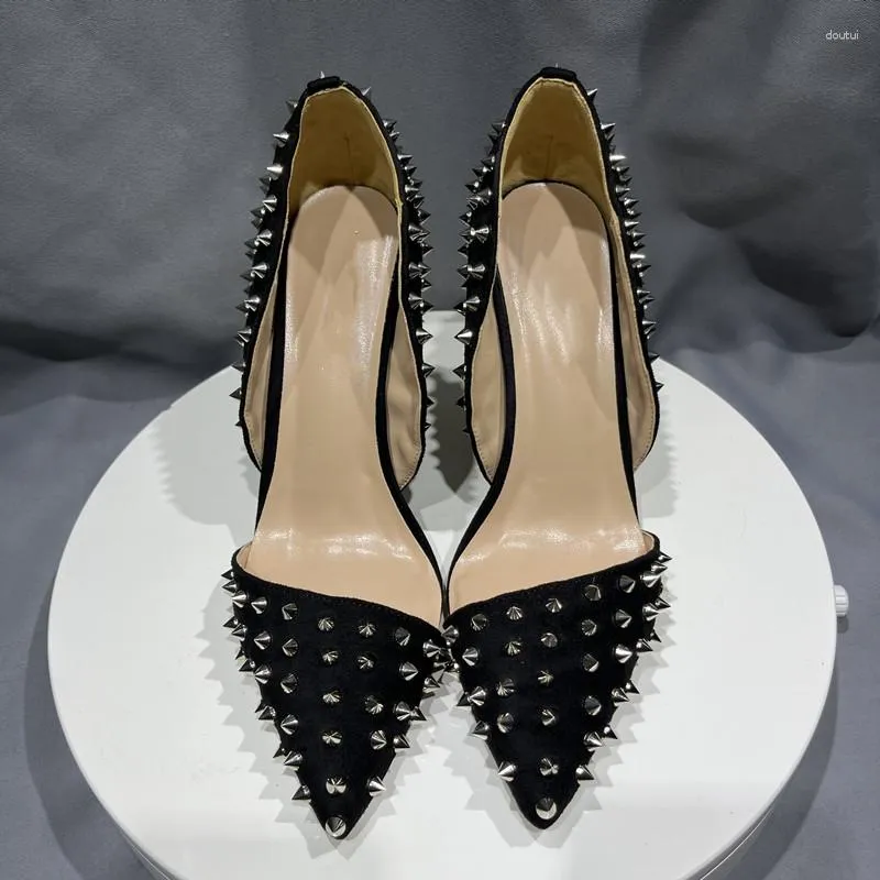 Zapatos con puas sale