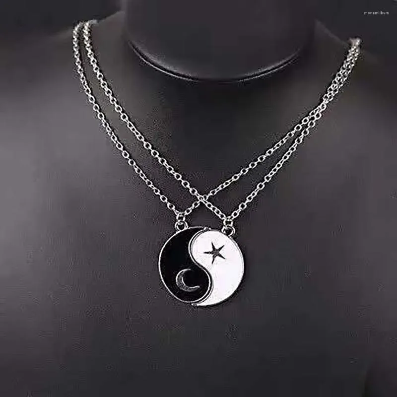 Pendentif Colliers 2pcs / Set d'acier inoxydable Yin et Yang Collier Puzzle Personnalité Tendance Anniversaire Couple Cadeau Bijoux