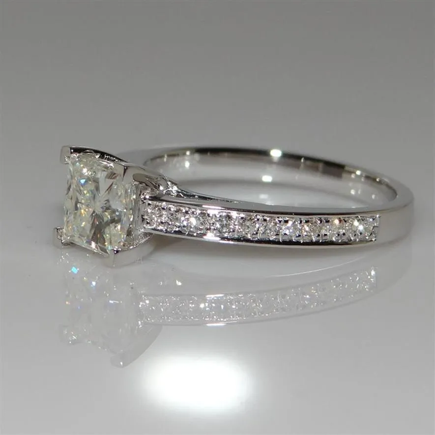Anello con diamanti principessa in oro bianco 18 carati Anello con diamanti quadrati a quattro griffe modelli femminili anello semplice da sposa vendita al dettaglio intero278R