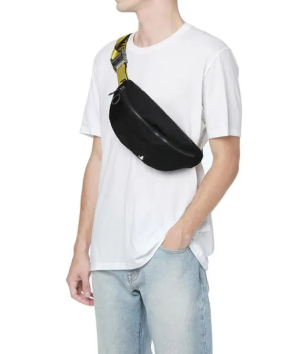 Forfait de téléphone portable Marque MINI Men Off Sac de poitrine jaune 2021SS Toile Ceinture Haute Blanc Sac à bandoulière Skateboard Multi-usages Satch5546811