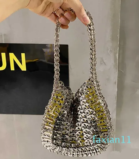 Bolso de mano de noche tejido con cadena de lentejuelas de Metal plateado de diseñador de bolsos de lujo para mujer con cuerpo cruzado